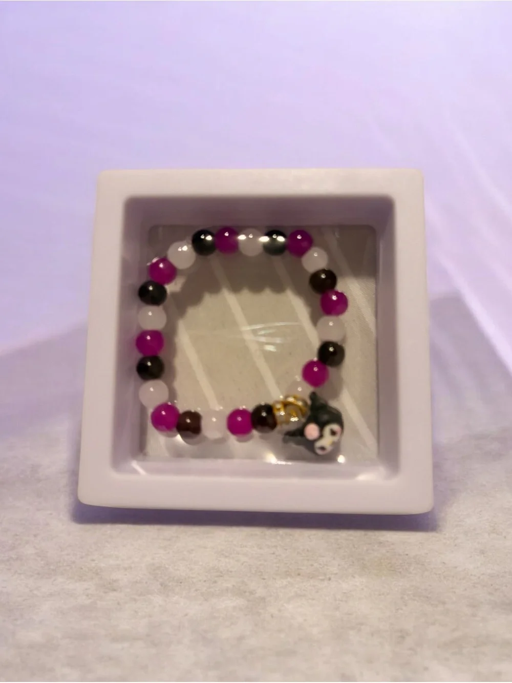 Handmade Purple & White Beaded Bracelet with Charm hello kitty and friends xs